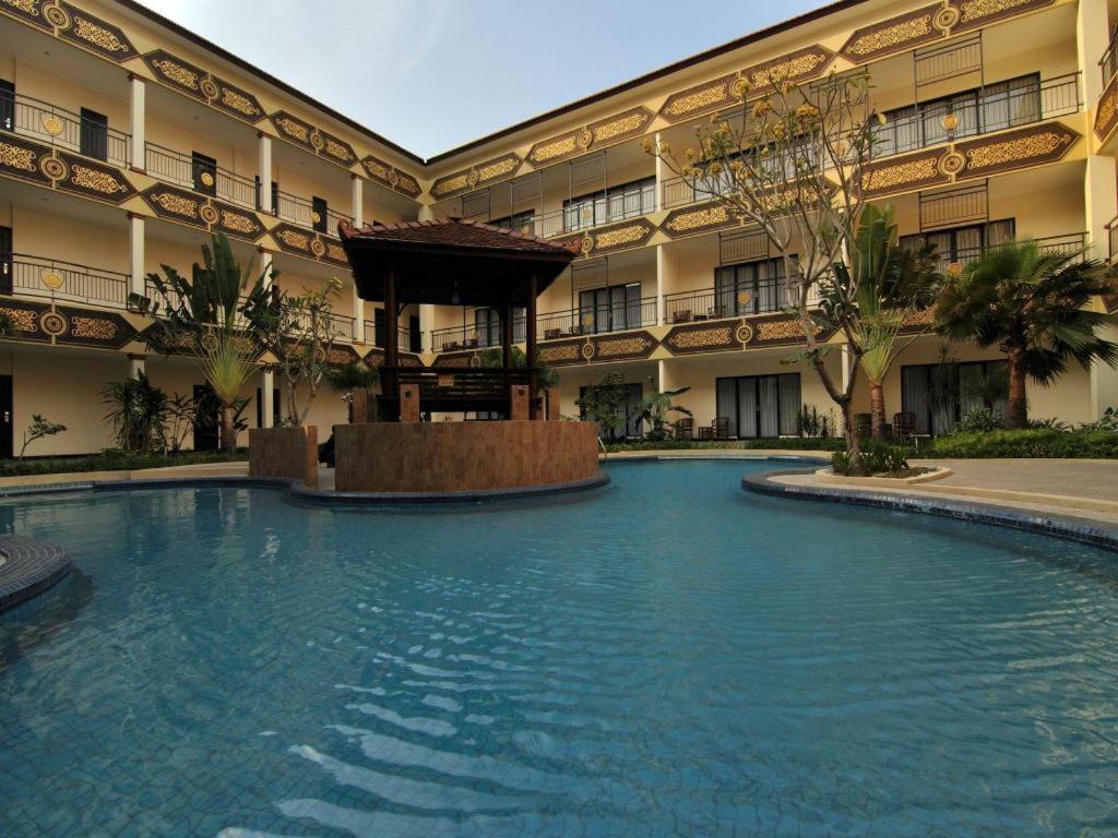 Yusro Hotel Restaurant & Convention Jombang Εξωτερικό φωτογραφία