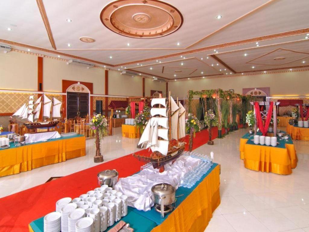Yusro Hotel Restaurant & Convention Jombang Εξωτερικό φωτογραφία