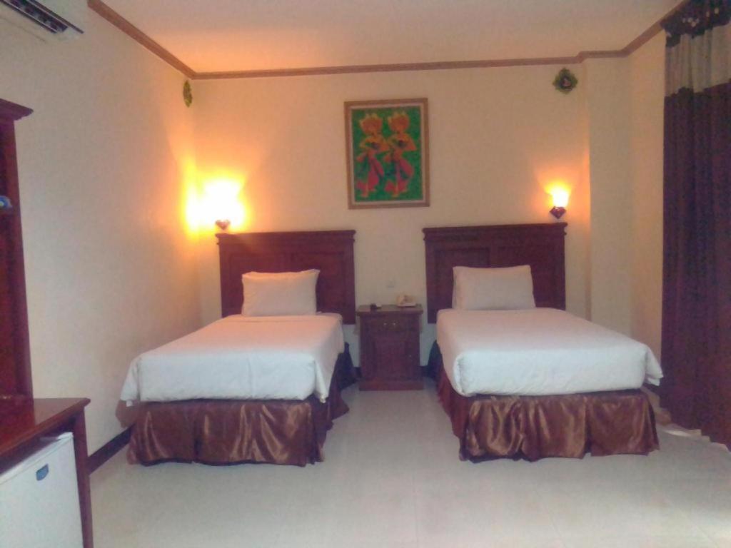 Yusro Hotel Restaurant & Convention Jombang Εξωτερικό φωτογραφία