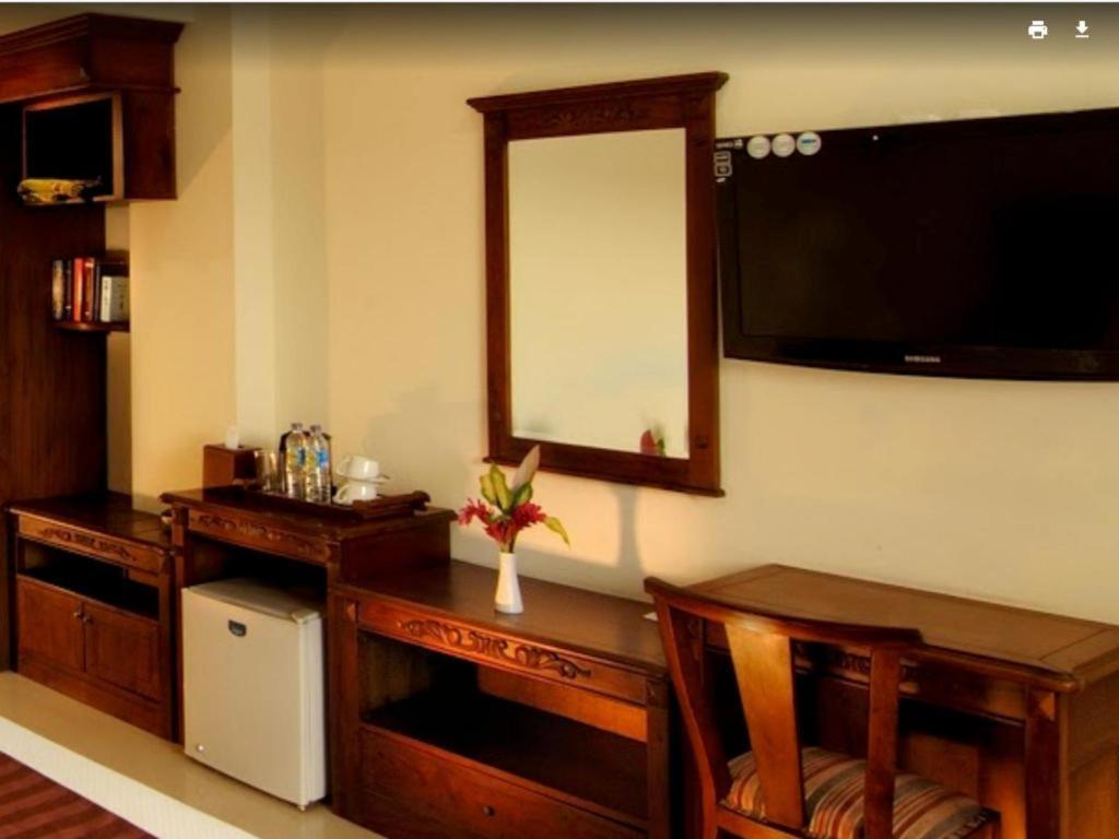 Yusro Hotel Restaurant & Convention Jombang Εξωτερικό φωτογραφία