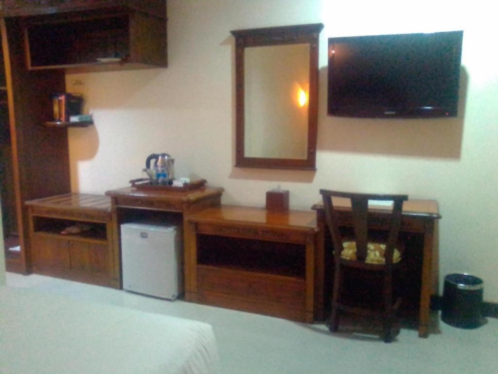 Yusro Hotel Restaurant & Convention Jombang Εξωτερικό φωτογραφία