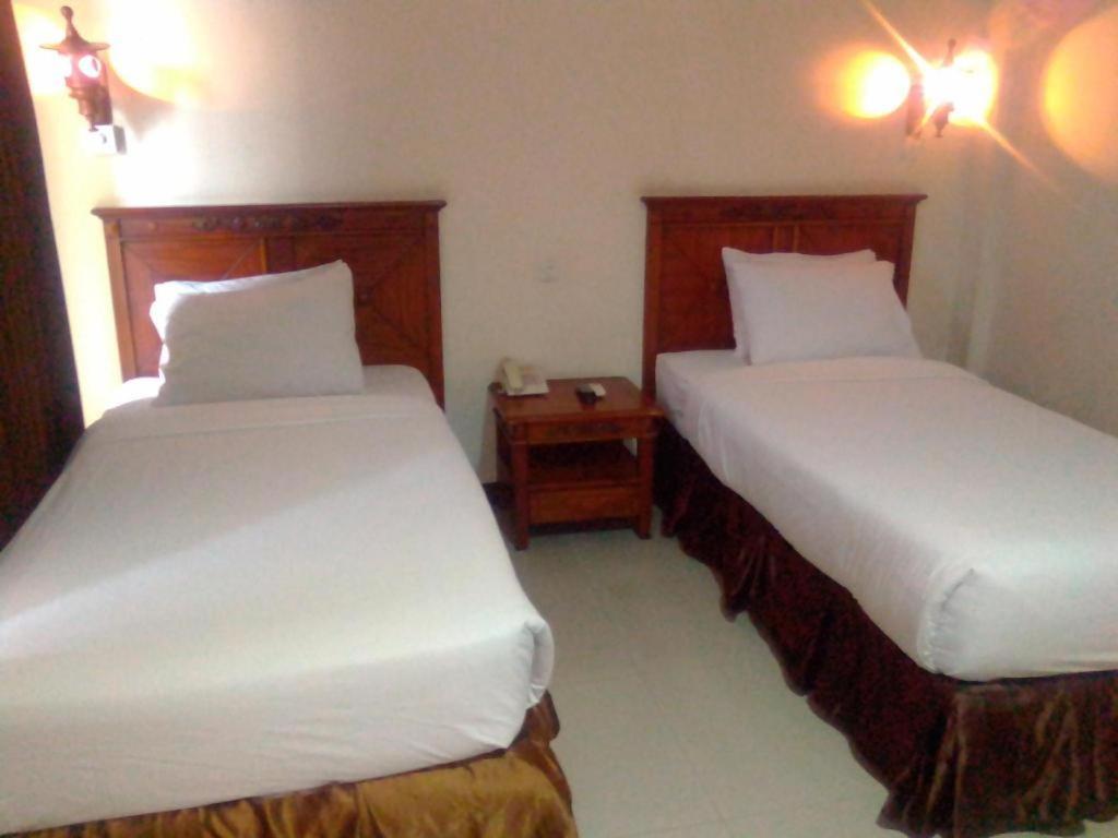 Yusro Hotel Restaurant & Convention Jombang Εξωτερικό φωτογραφία