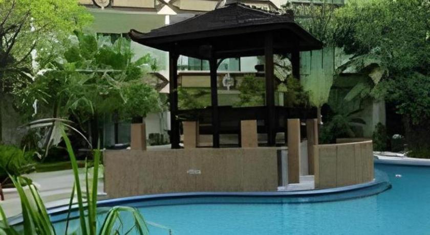 Yusro Hotel Restaurant & Convention Jombang Εξωτερικό φωτογραφία