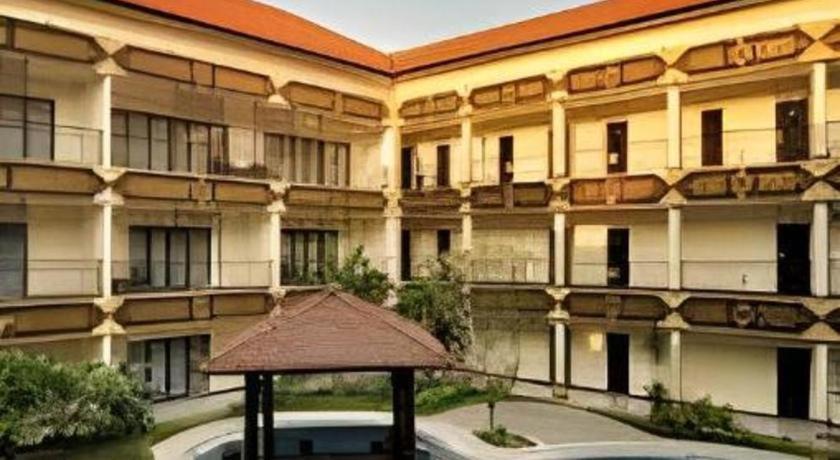 Yusro Hotel Restaurant & Convention Jombang Εξωτερικό φωτογραφία
