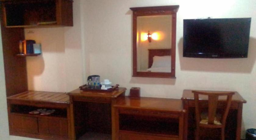 Yusro Hotel Restaurant & Convention Jombang Εξωτερικό φωτογραφία