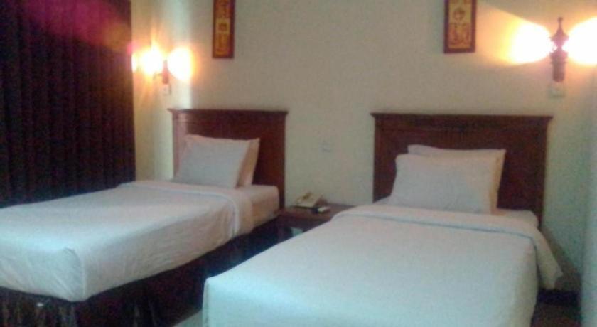 Yusro Hotel Restaurant & Convention Jombang Εξωτερικό φωτογραφία
